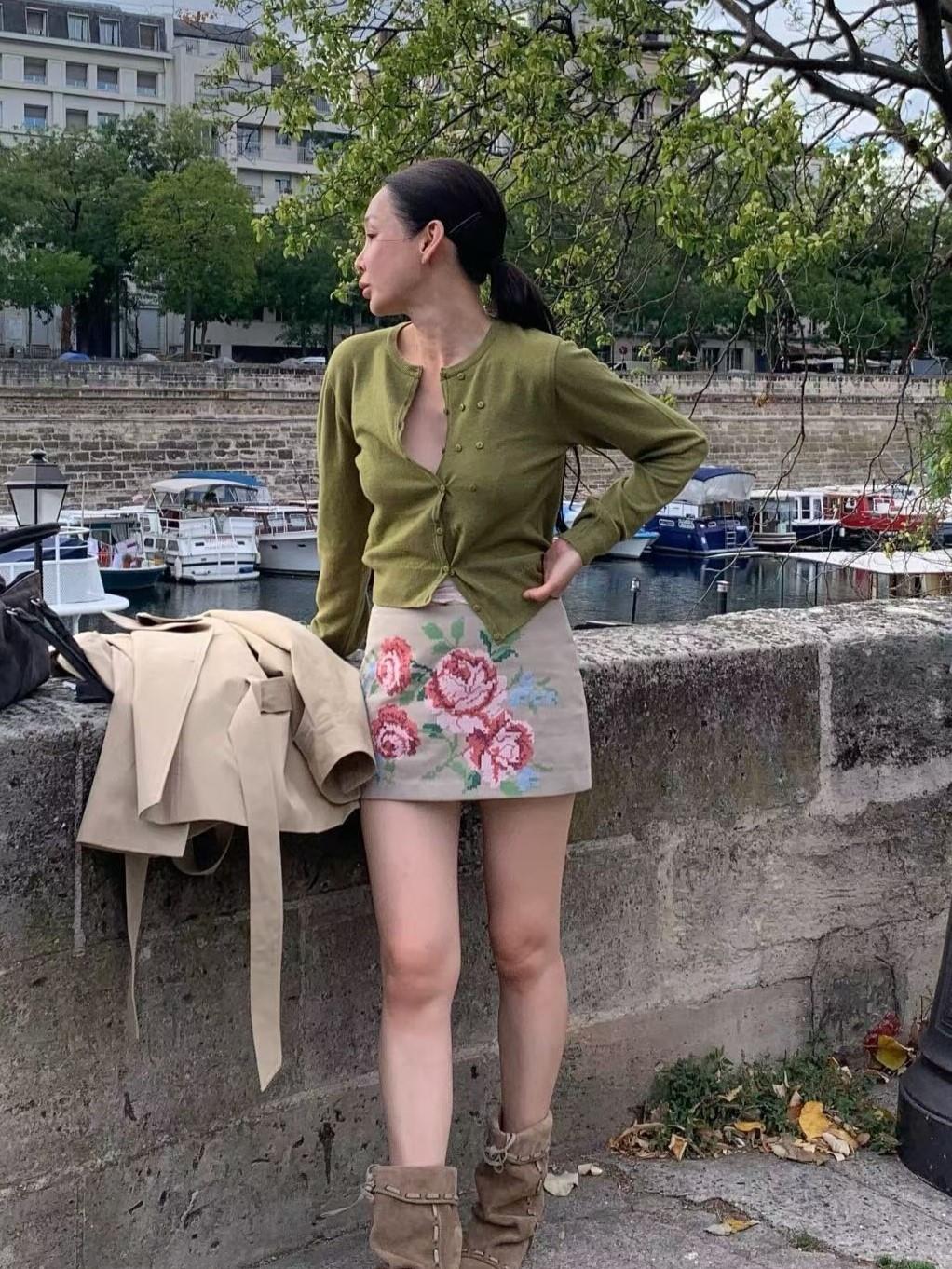 假兩件玫瑰針織上衣